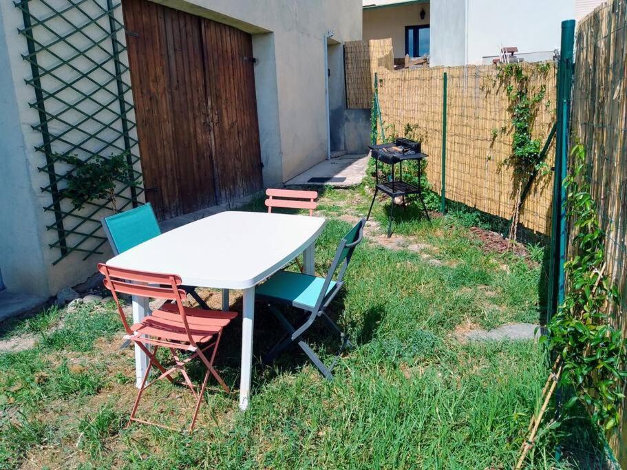 Maison 4 Pers Avec Jardin Au Pied Des Montagnes Ria Exterior photo